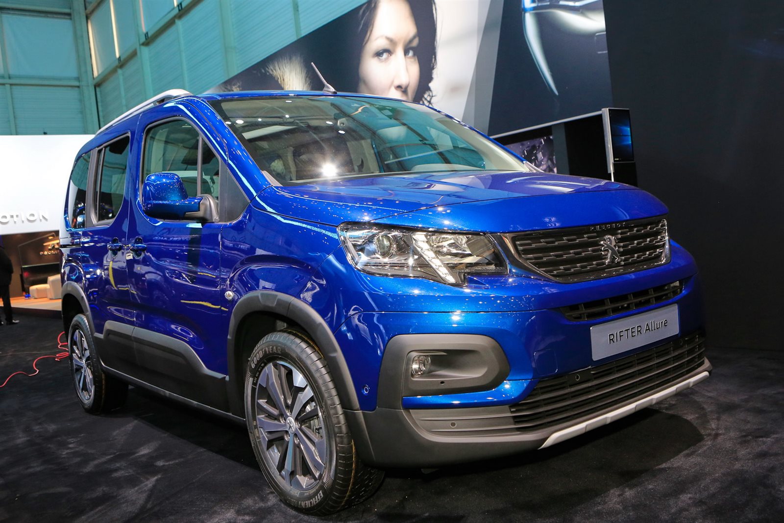 Peugeot‏ تكشف عن أحدث سيارتها الفان Rifter‏ بمعرض جينيف .. ص