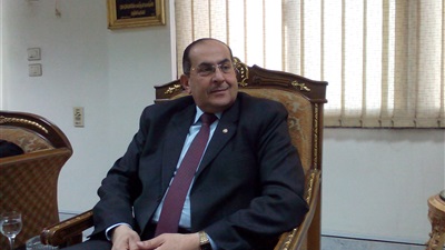 الدكتور أيمن عبدالمنعم محافظ سوهاج الدكتور أيمن عبدالمنعم محافظ سوهاج