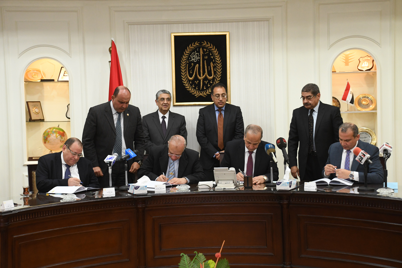 مصطفى مدبولي وزير الإسكان مصطفى مدبولي وزير الإسكان