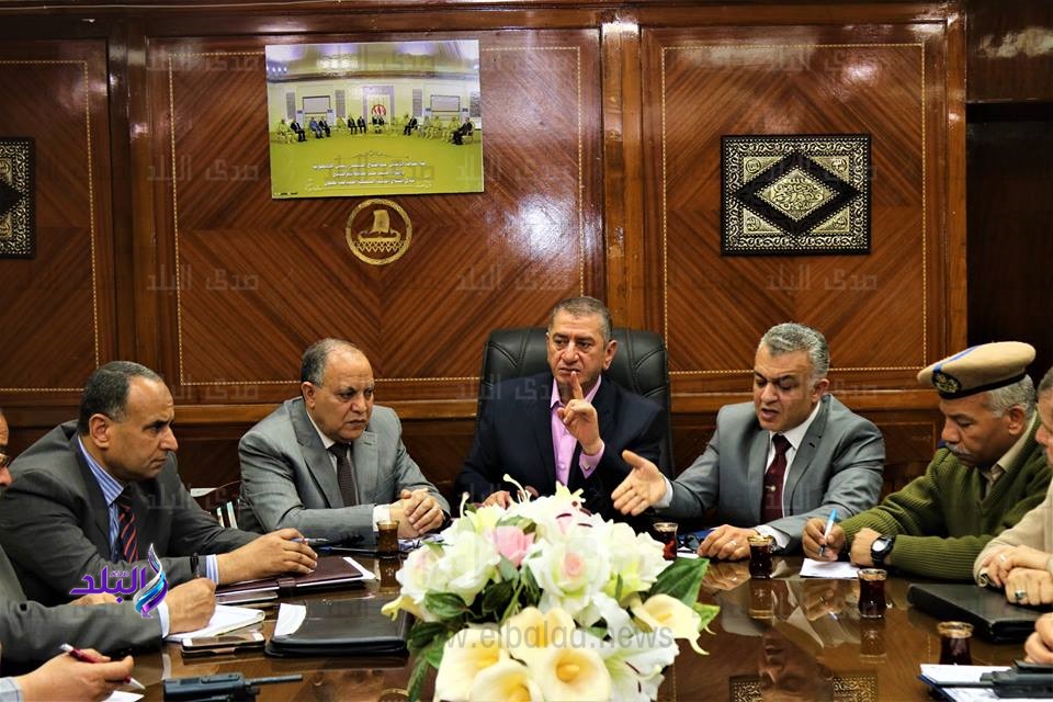 محافظ كفر الشيخ يبحث مع الأمن والرقابة الإدارية ملف التعديا  محافظ كفر الشيخ يبحث مع الأمن والرقابة الإدارية ملف التعديا