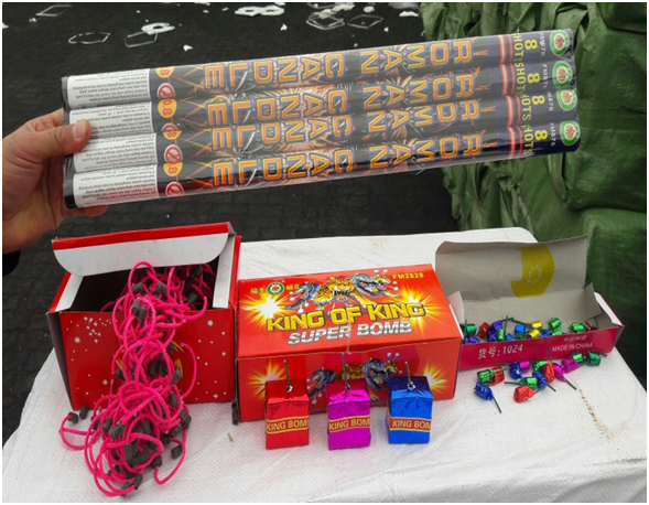 صورة أرشيفية -  ألعاب نارية وشماريخ