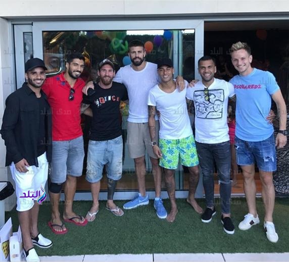 نيمار وزملائه السابقين ببرشلونة