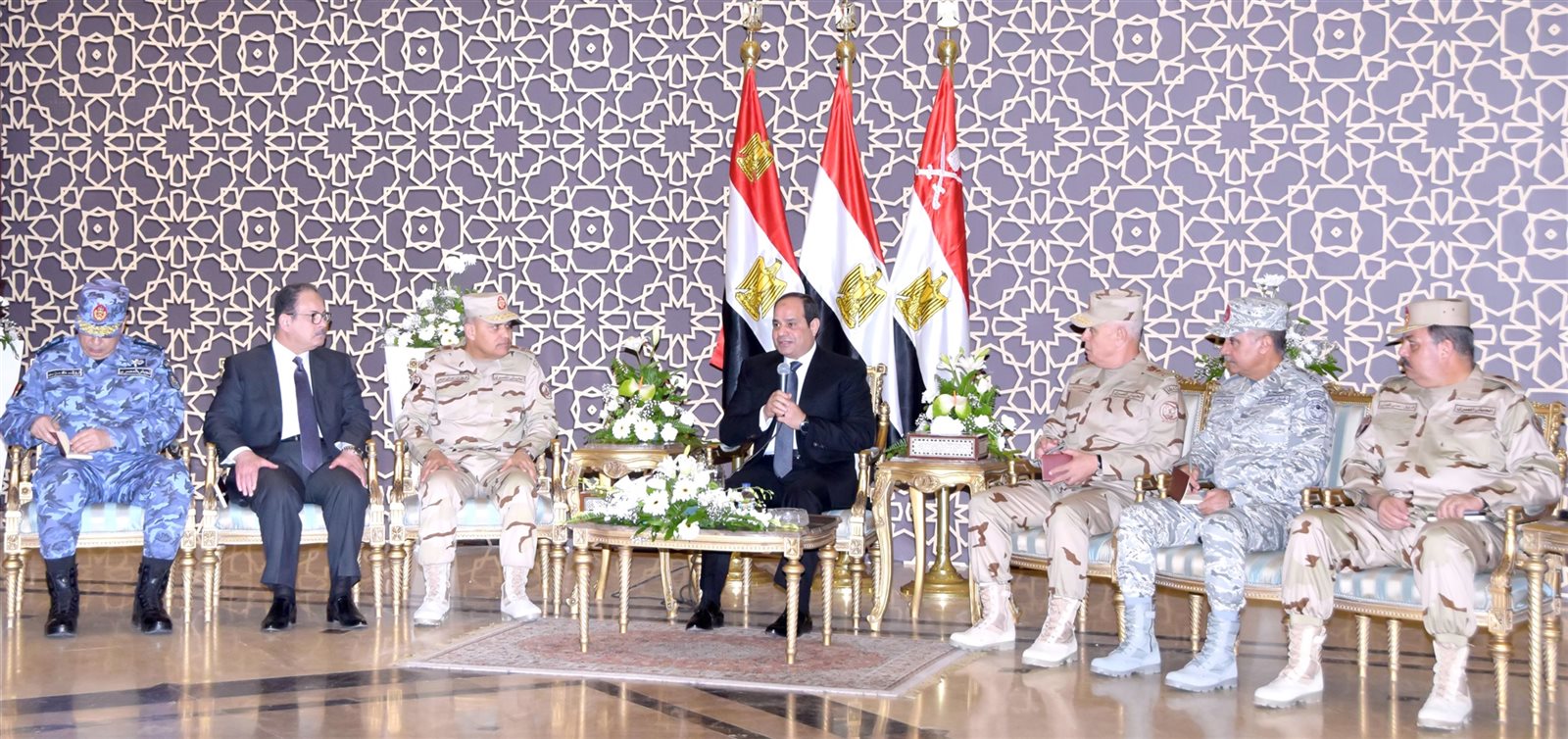 الرئيس عبد الفتاح السيسي الرئيس عبد الفتاح السيسي
