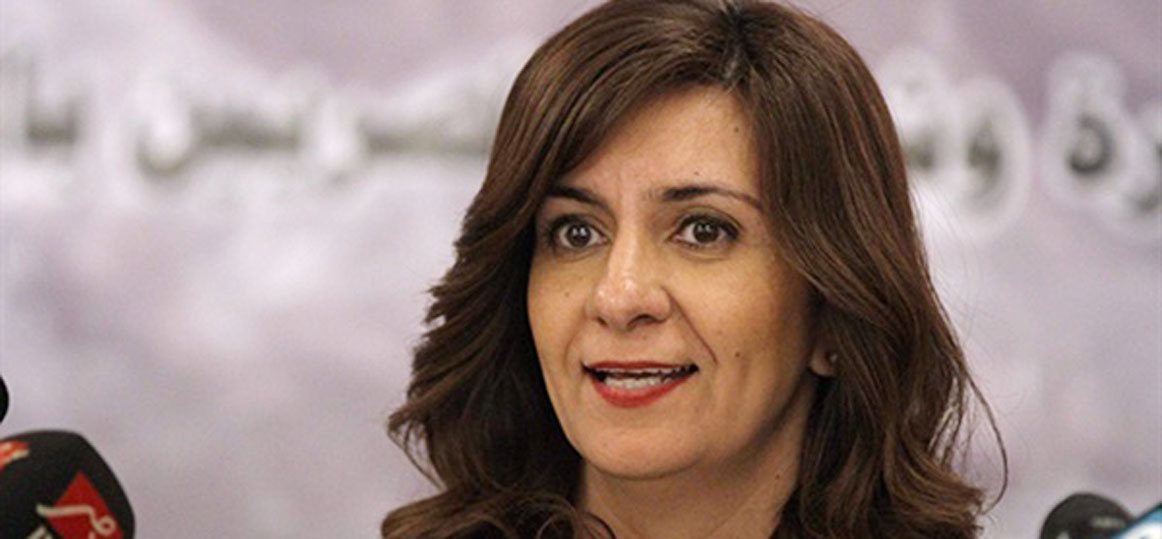 السفيرة نبيلة مكرم