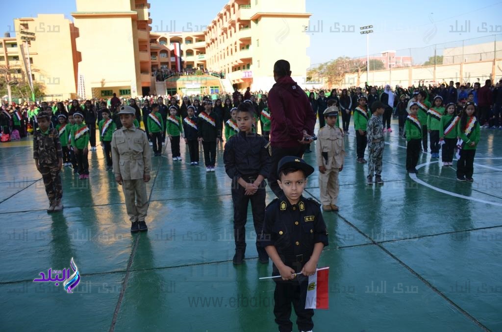 مدارس الاسماعيلية تكرم اسر الشهداء