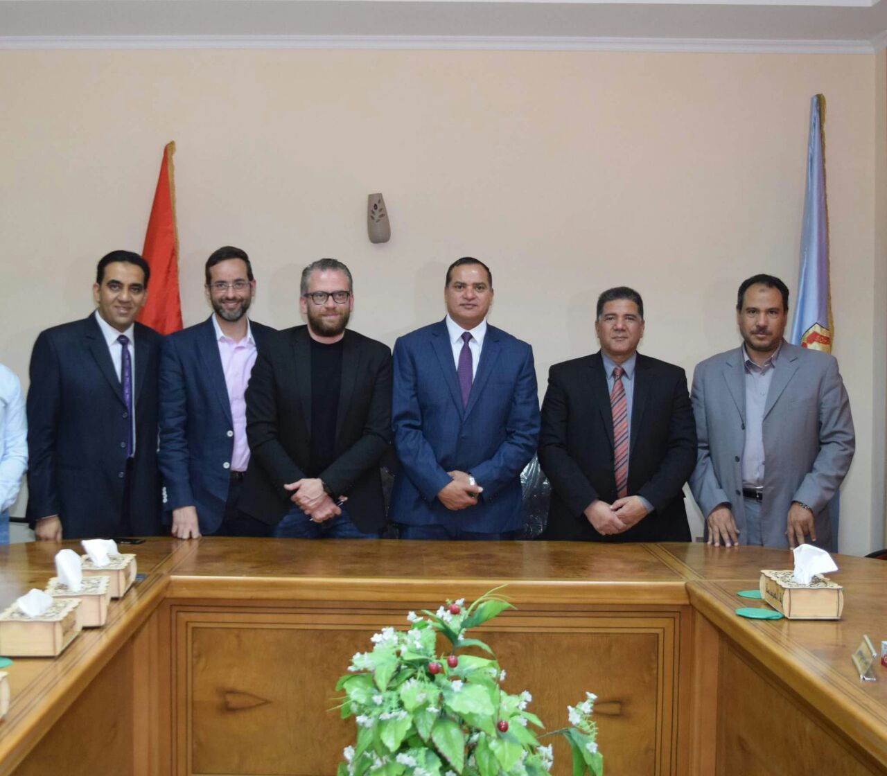 طبيب ياباني لبحث التعاون في طب الأطفال بجامعة سوهاج