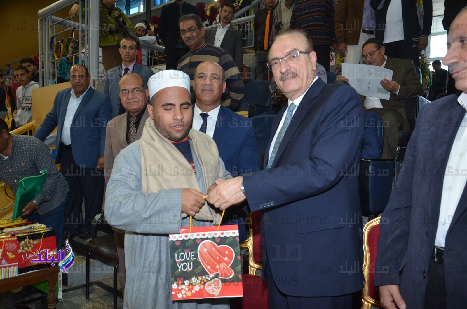 محافظ بني سويف يكرم الفائزين في مسابقات مهرجان شباب المستقبل محافظ بني سويف يكرم الفائزين في مسابقات مهرجان شباب المستقبل