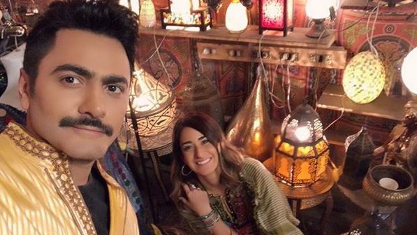  تامر حسني و أمينة خليل في كواليس "البدلة" 