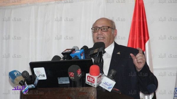 الدكتور عبد الوهاب عزت، رئيس جامعة عين شمس