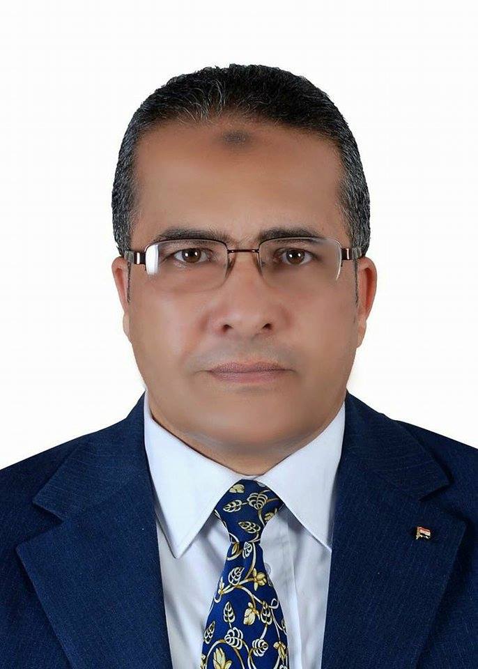  الدكتور محمد حماده استاذ التخدير وعلاج الألم بكليه الطب