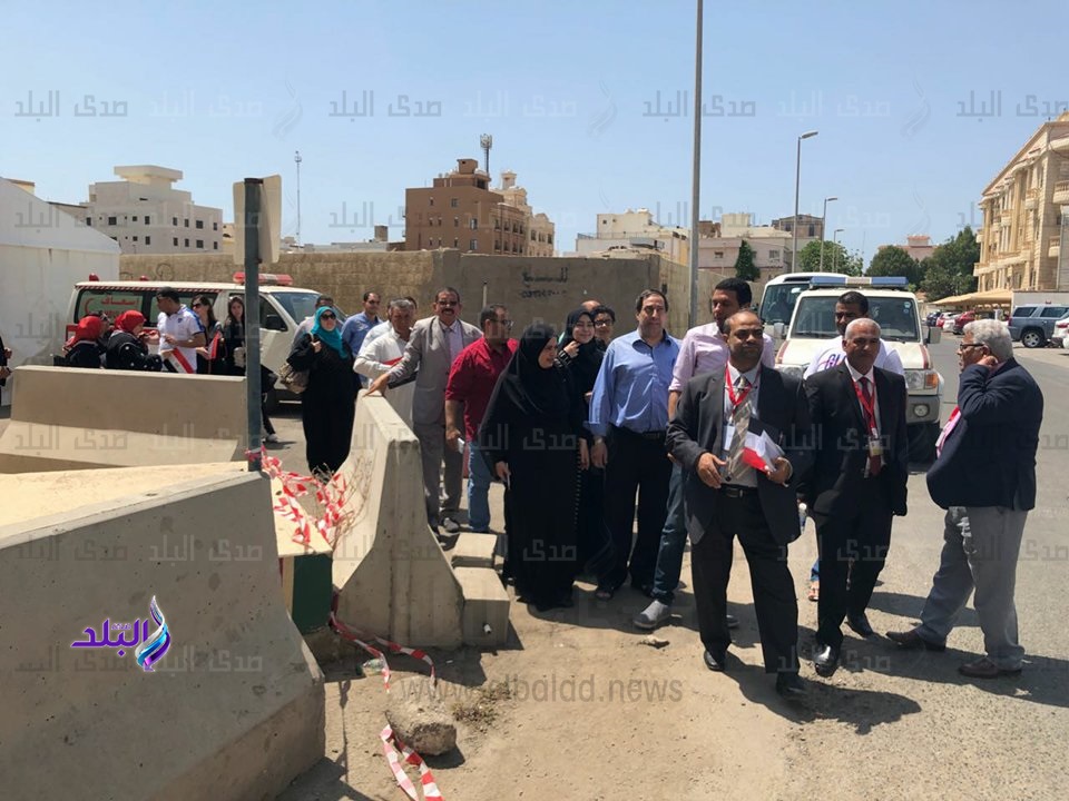 وافد المواطنين المصريين للقنصليه في جدة للتصويت وافد المواطنين المصريين للقنصليه في جدة للتصويت