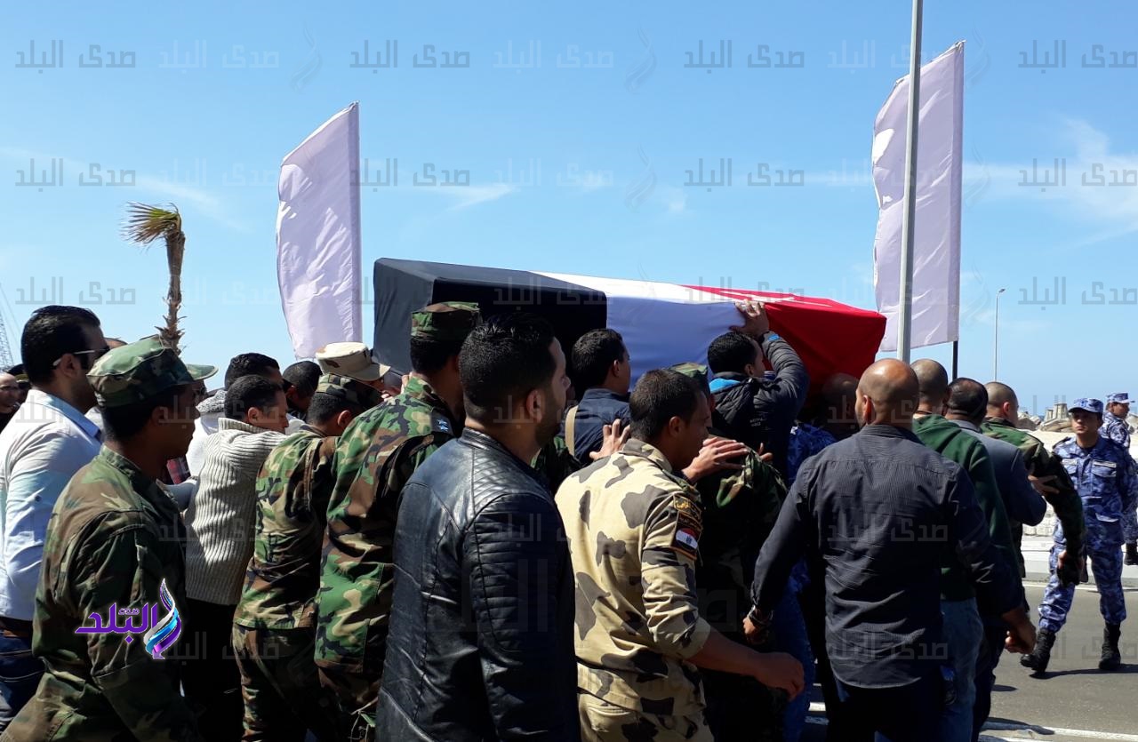 تشييع جثمان النقيب مصطفى الجزار في جنازة عسكرية بالإسكندرية تشييع جثمان النقيب مصطفى الجزار في جنازة عسكرية بالإسكندرية