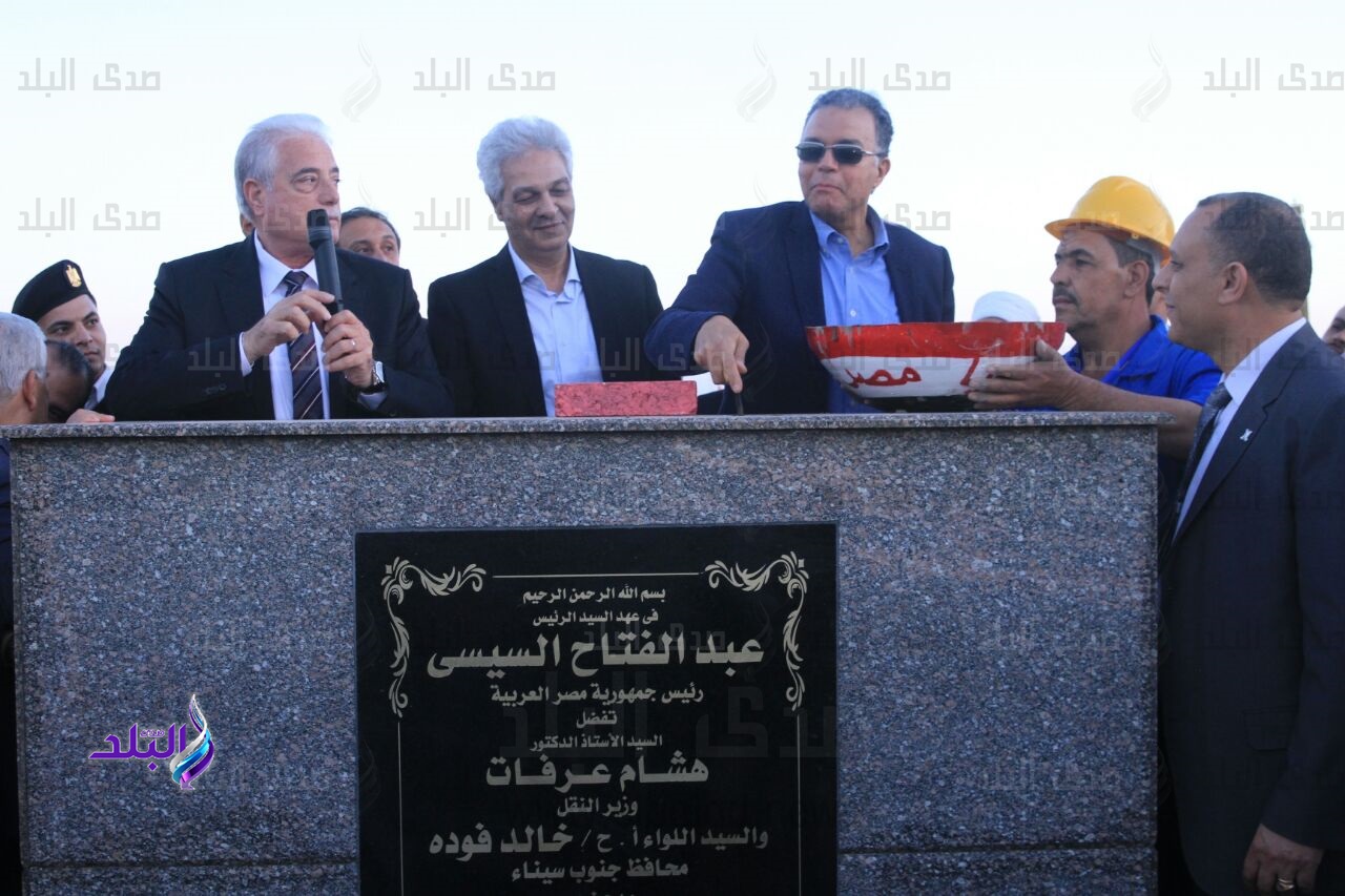 وزير النقل خلال وضع حجر الأساس 
