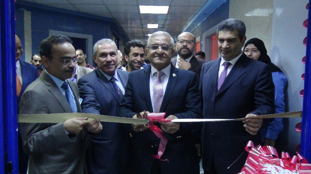 رئيس جامعة المنيا يفتتح وحدتى العناية المركزة والسكربمستشفى 