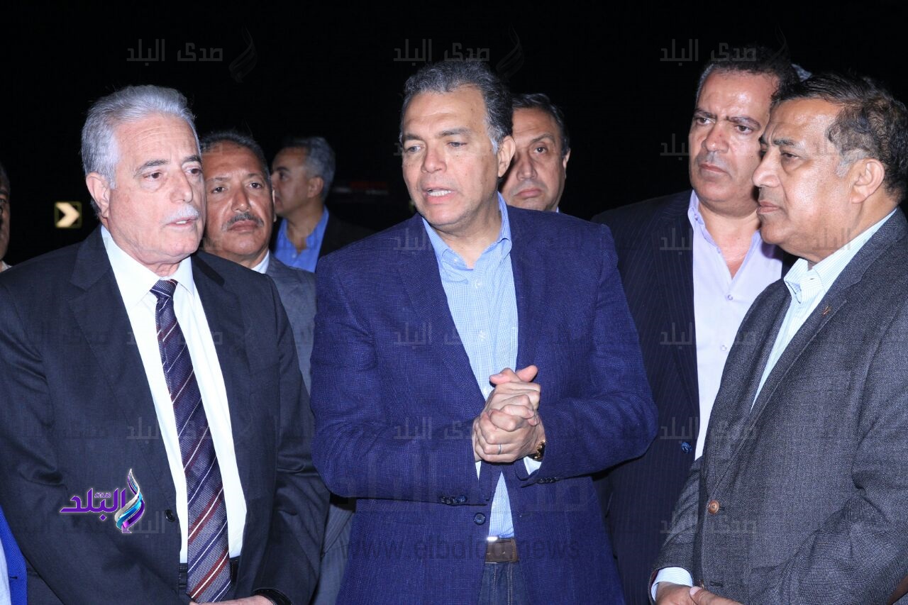 الدكتور هشام عرفات وزير النقل واللواء خالد فودة محافظ جنوب س