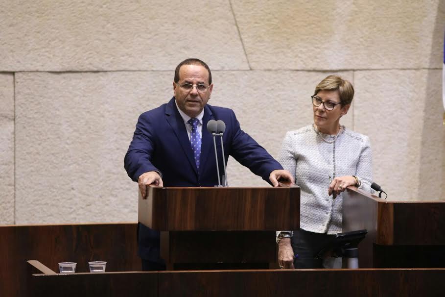  الوزير تساحي هنجبي