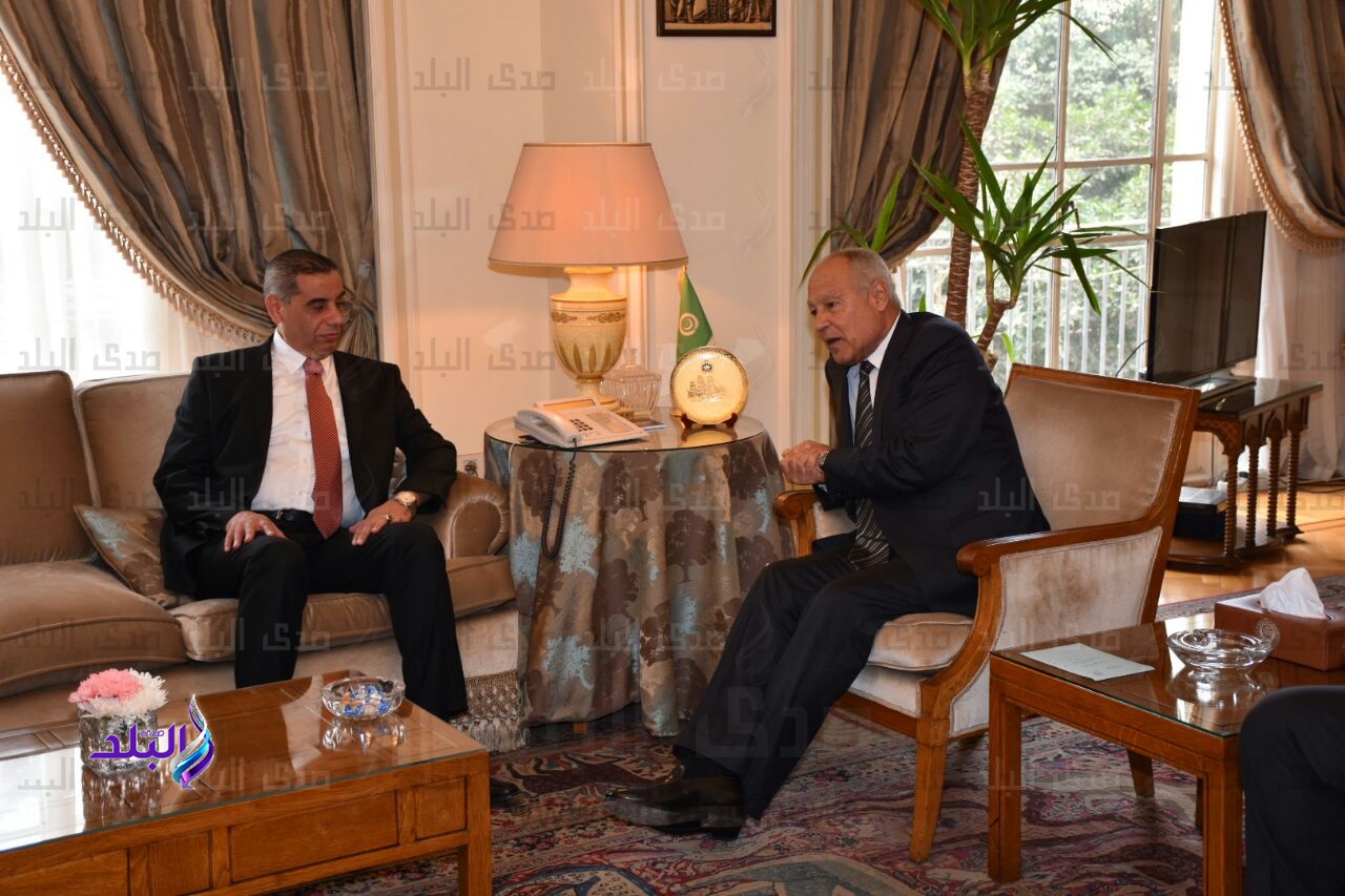 صورة أثناء اللقاء