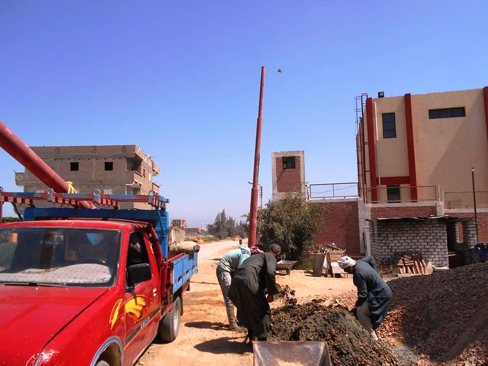 تركيب 37 عمود كهرباء بجهينة 