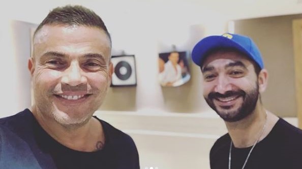 النجم عمرو دياب مع الموزع الموسيقي نادر حمدي
