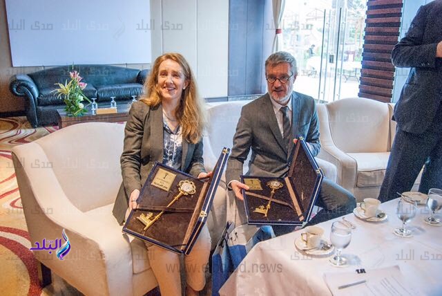 مدير عام اللجنة الدولية للمتاحف يتسلم مفتاح مدينة الإسكندرية