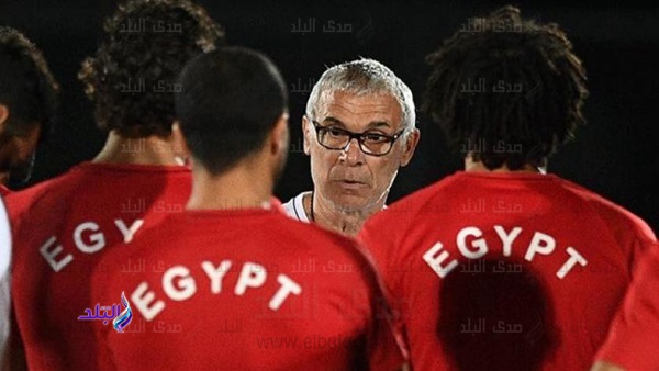 كوبر مع لاعبي المنتخب 
