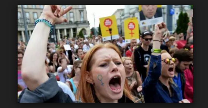 مظاهرة ضد التحرش في فرنسا  