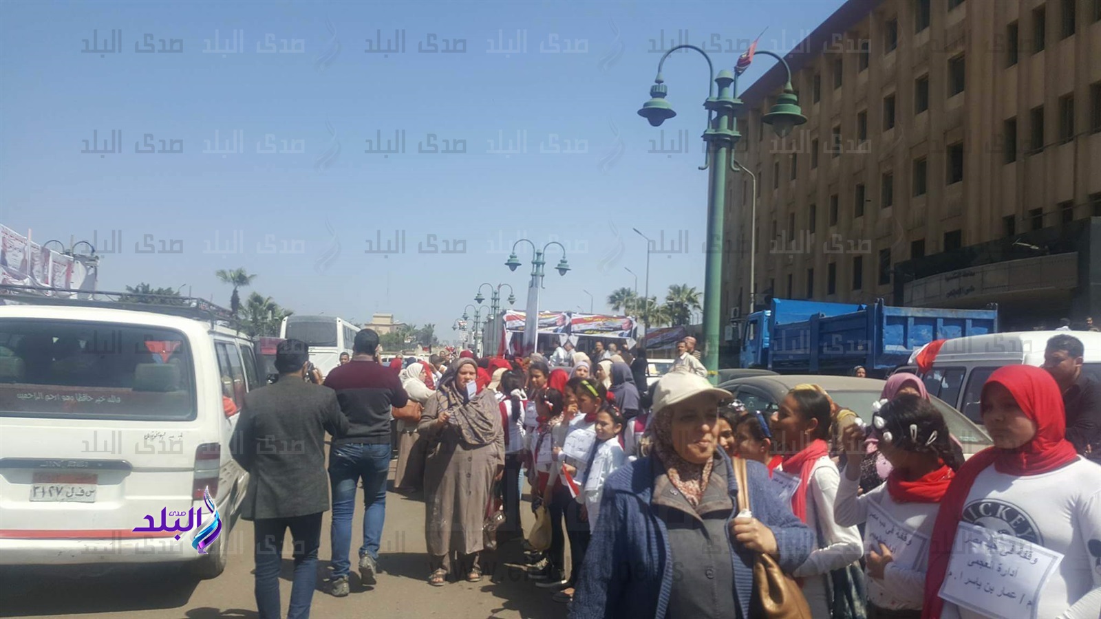 جانب من مسيرة تأييد السيسي بالاسكندرية جانب من مسيرة تأييد السيسي بالاسكندرية