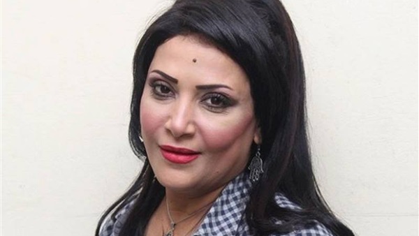 الفنانة بدرية طلبة
