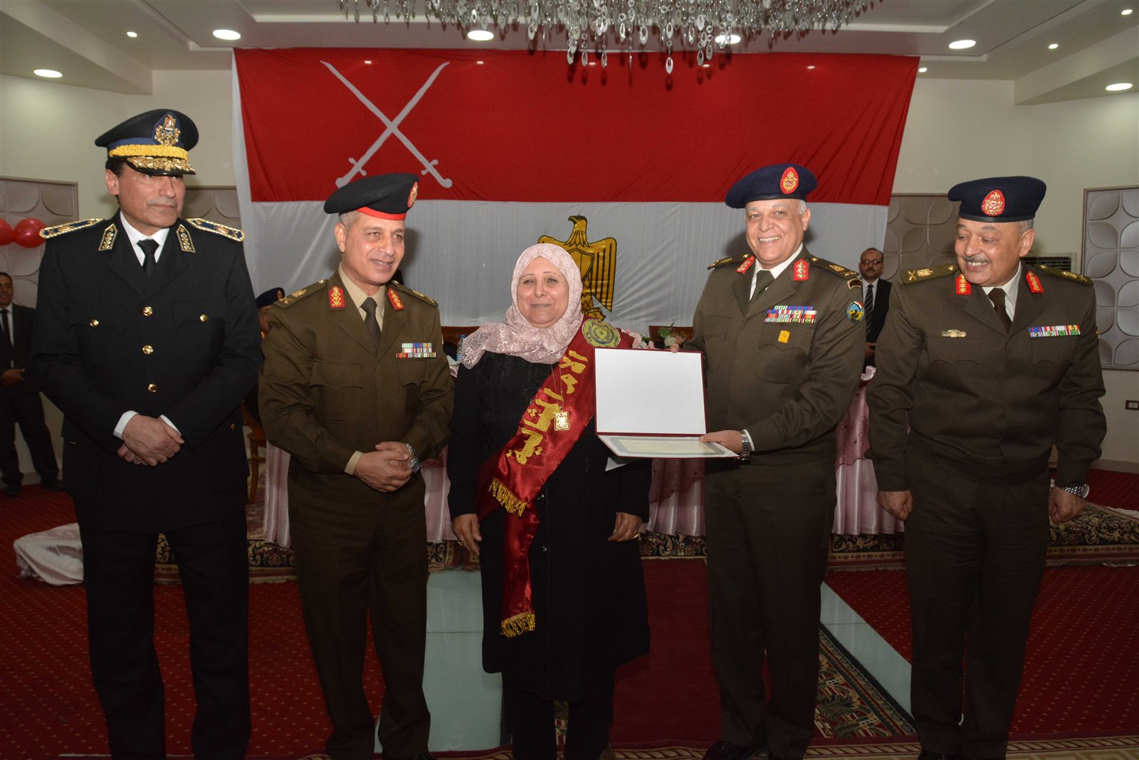 صورة من حفلة التكريم صورة من حفلة التكريم