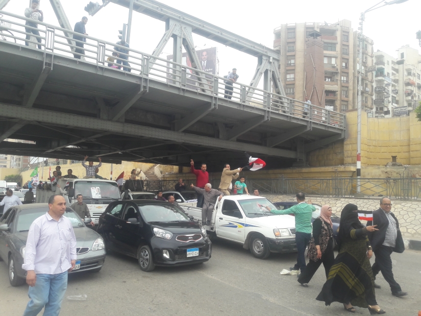 مسيرة بالسيارات لتأييد الرئيس السيسي في الدقهلية..صور وفيديو مسيرة بالسيارات لتأييد الرئيس السيسي في الدقهلية..صور وفيديو