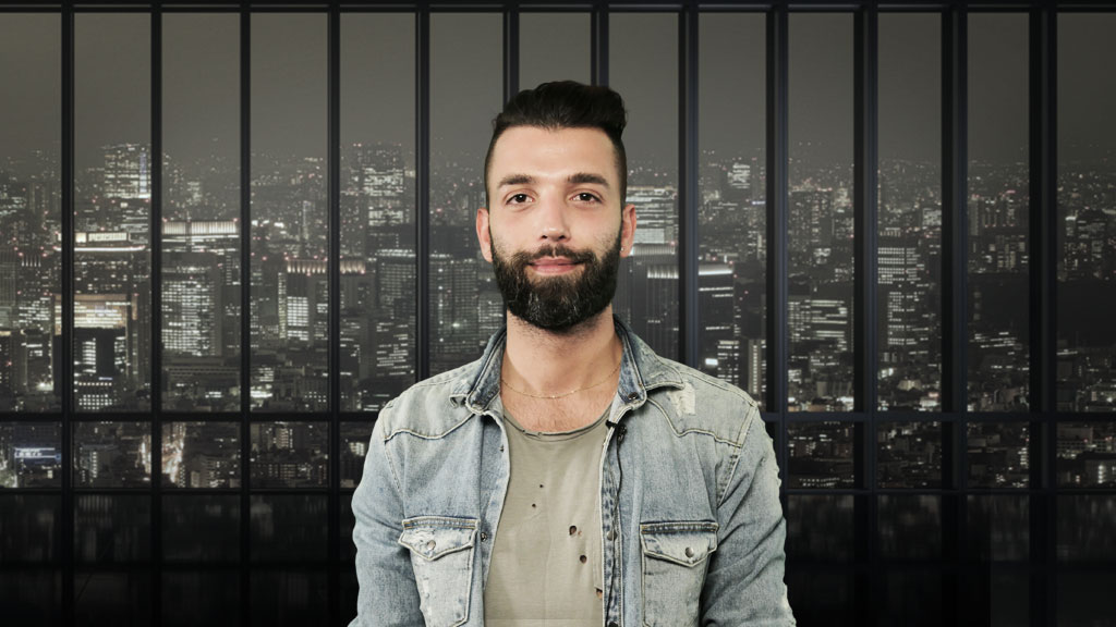 ميخائيل شمعون مصمم الأزياء 