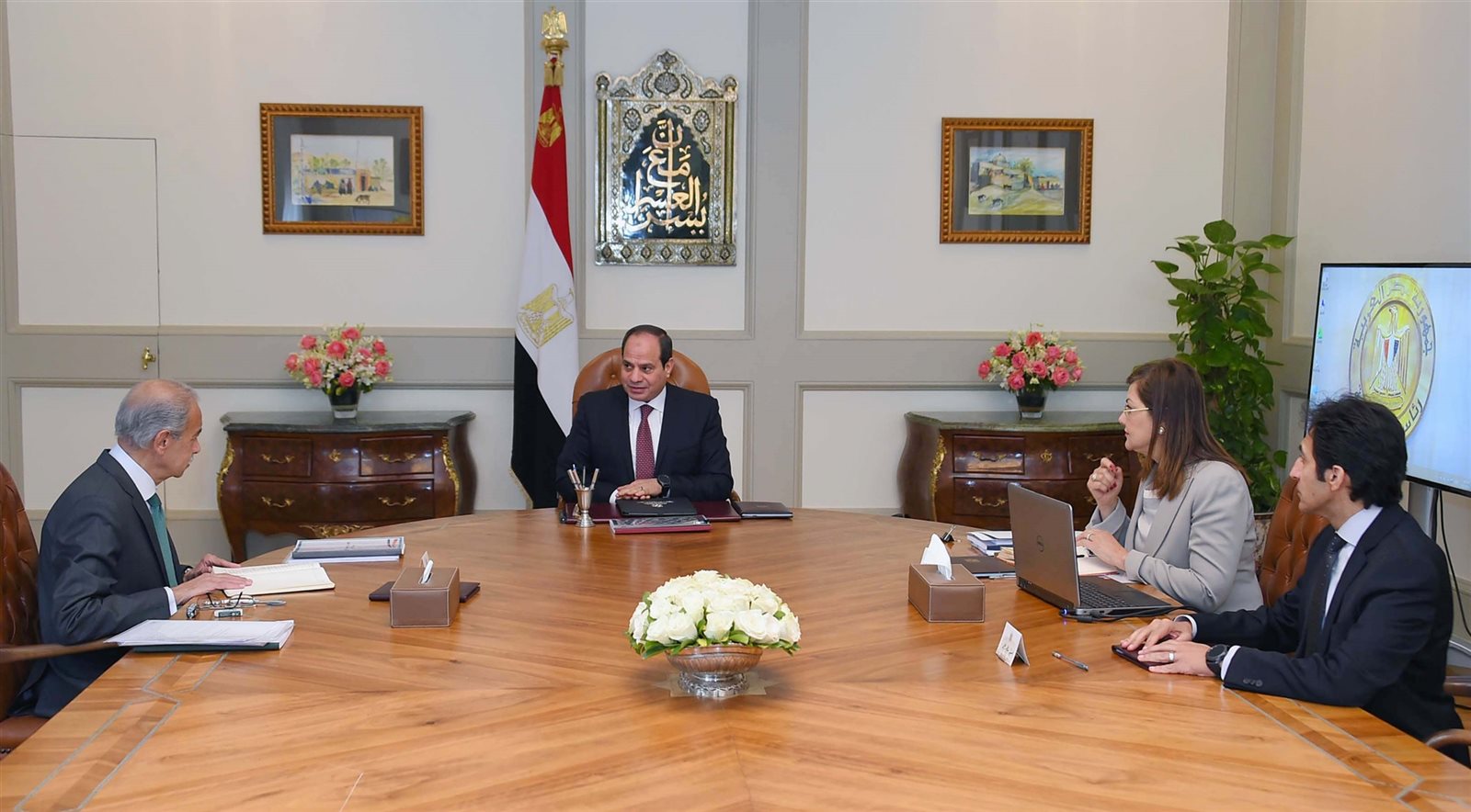 لقاء الرئيس السيسى ورئيس الوزراء وزير التخطيط