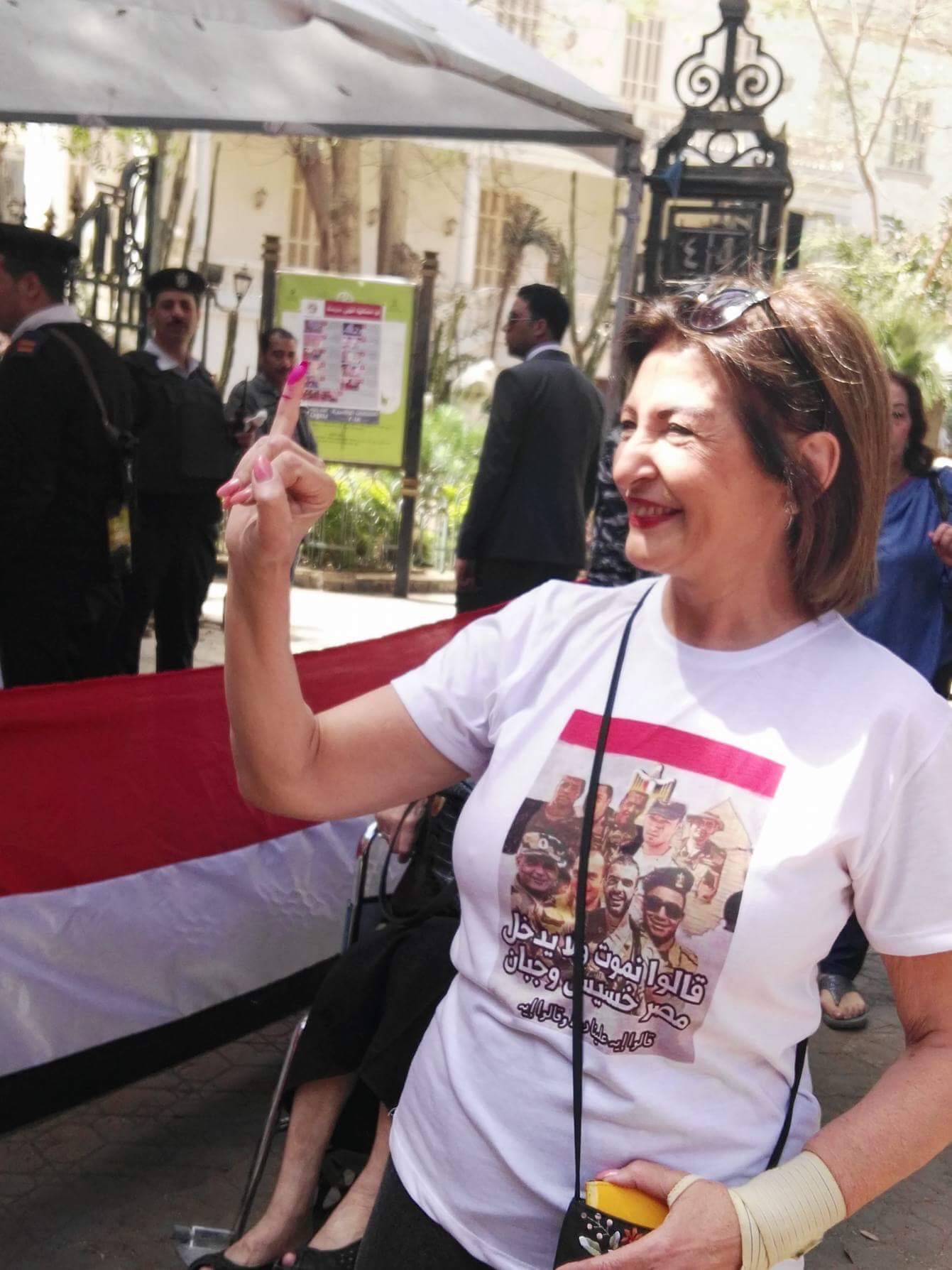 لفنانة ليلى عز العرب لفنانة ليلى عز العرب