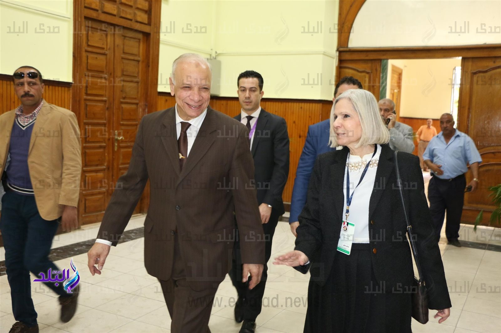 محافظ القاهرة يستقبل هيفاء أبو غزالة