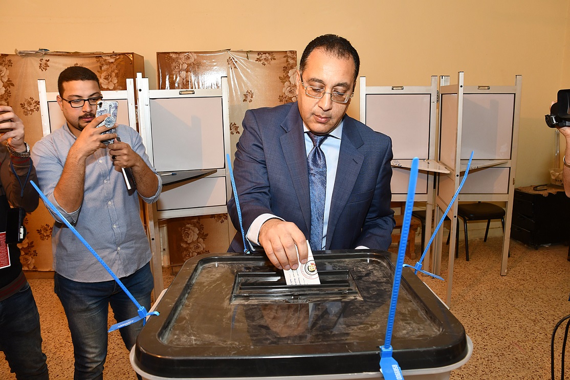 الوزير اثناء التصويت