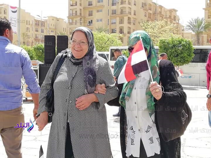 توافد المواطنين علي اللجان الانتخابية توافد المواطنين علي اللجان الانتخابية