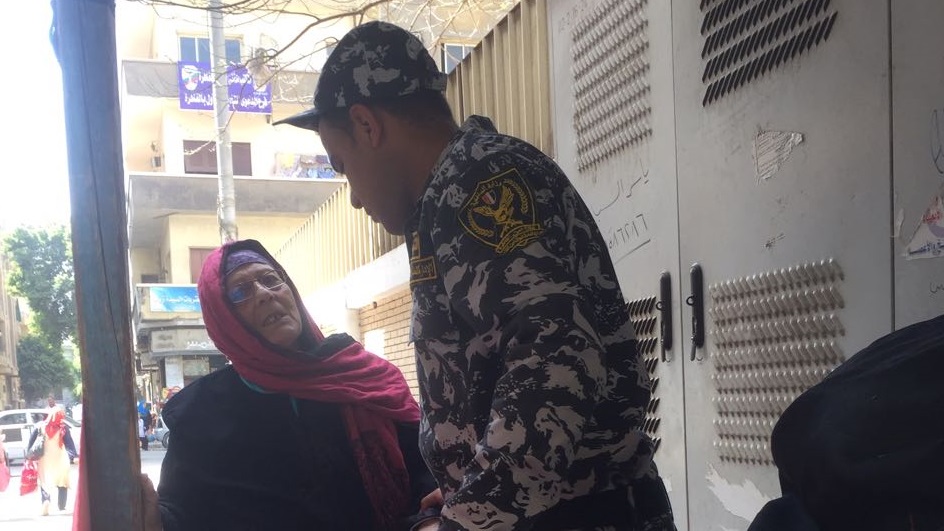 المسنات تزين الانتخابات المسنات تزين الانتخابات