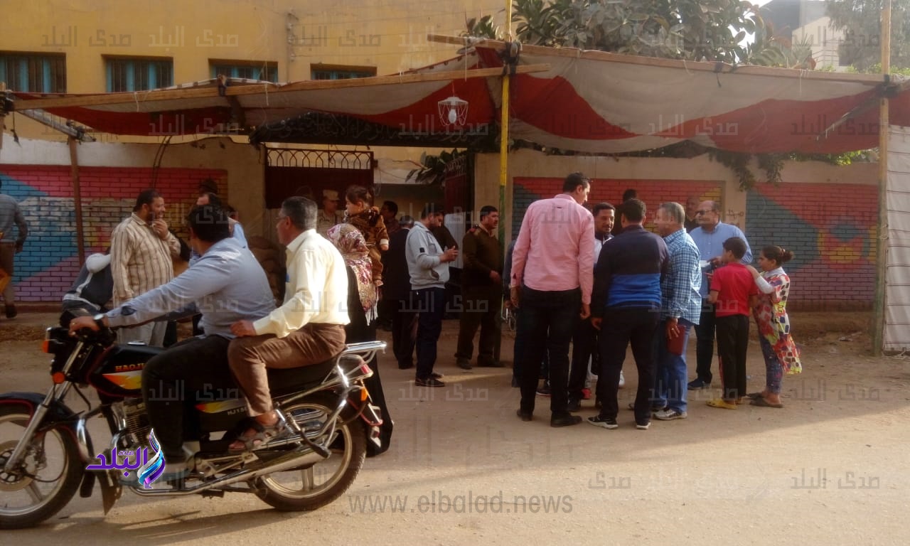 أهالي المنوفية يتوافدون علي اللجان الانتخابية