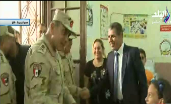 قائد المنطقة المركزية يتفقد لجان مصر الجديدة