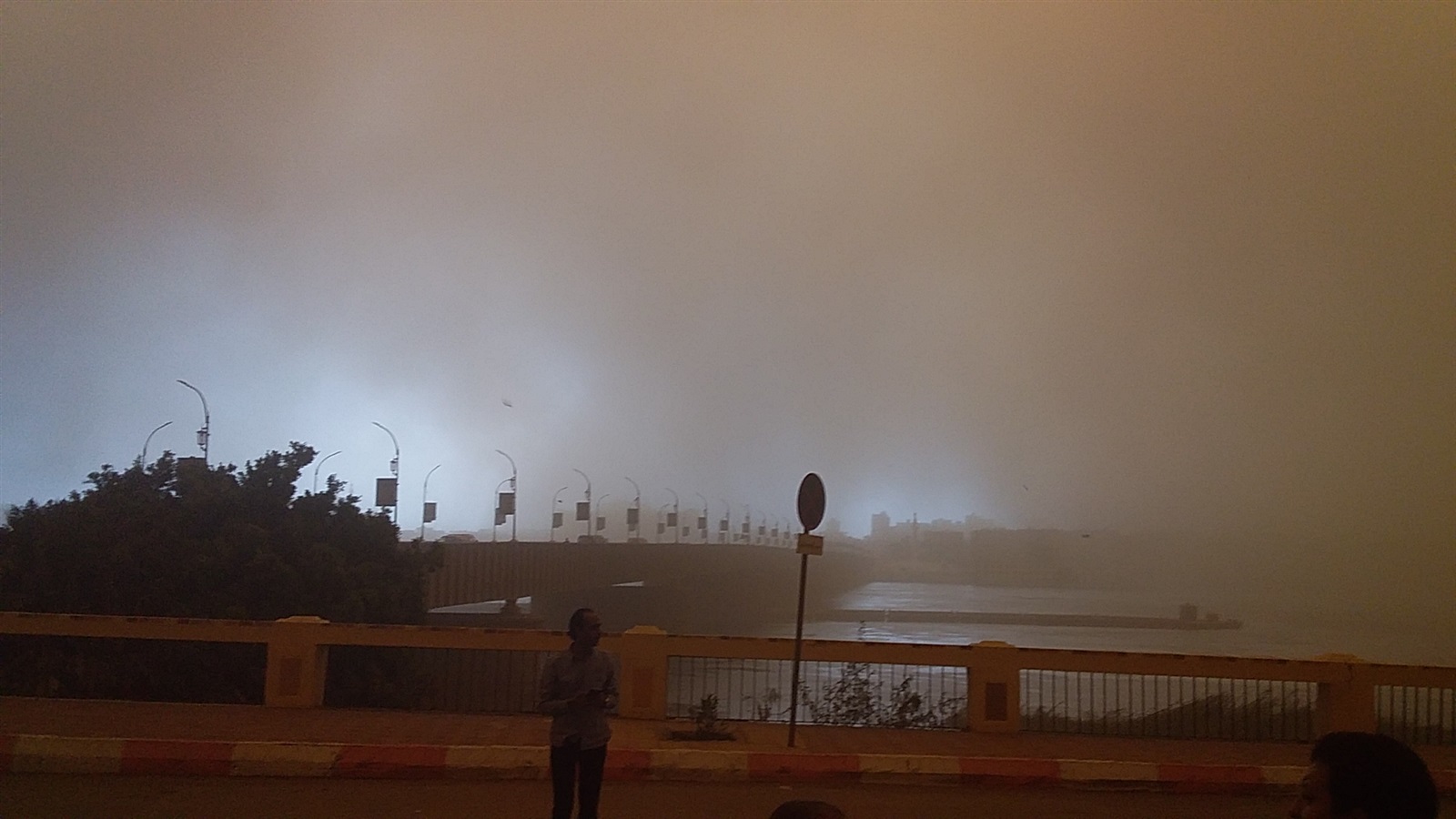 عاصفة ترابية