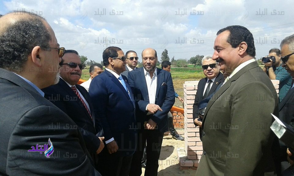 الدكتور خالد عبد الغفار وزير التعليم العالي يرافقه اللواء أح الدكتور خالد عبد الغفار وزير التعليم العالي يرافقه اللواء أح