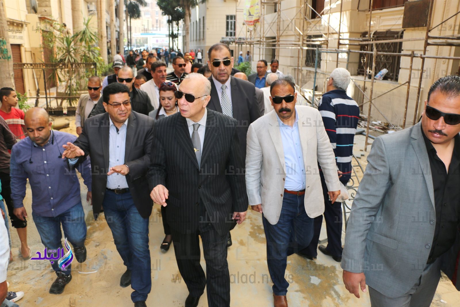 محافظ القاهرة يتفقد أعمال تطوير منطقة البورصة محافظ القاهرة يتفقد أعمال تطوير منطقة البورصة