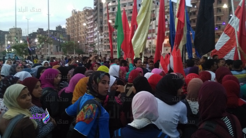 مسيرة طلابية من طلاب جامعة أسيوط مسيرة طلابية من طلاب جامعة أسيوط