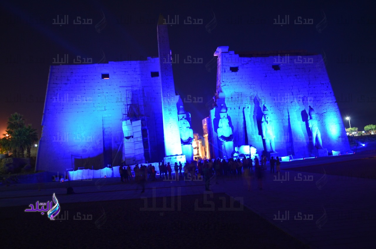 الاقصر تضيئ باللون الازرق لاحياء اليوم العالمى للتوحد الاقصر تضيئ باللون الازرق لاحياء اليوم العالمى للتوحد