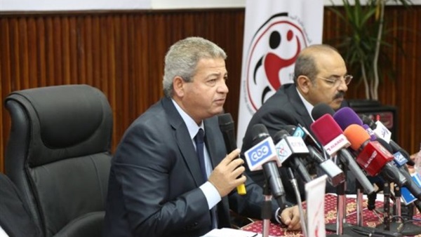 وزير الرياضة وحطب