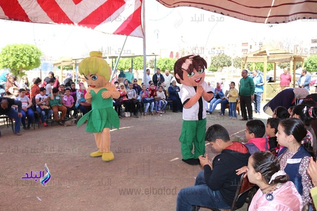 الاحتفال بيوم اليتيم