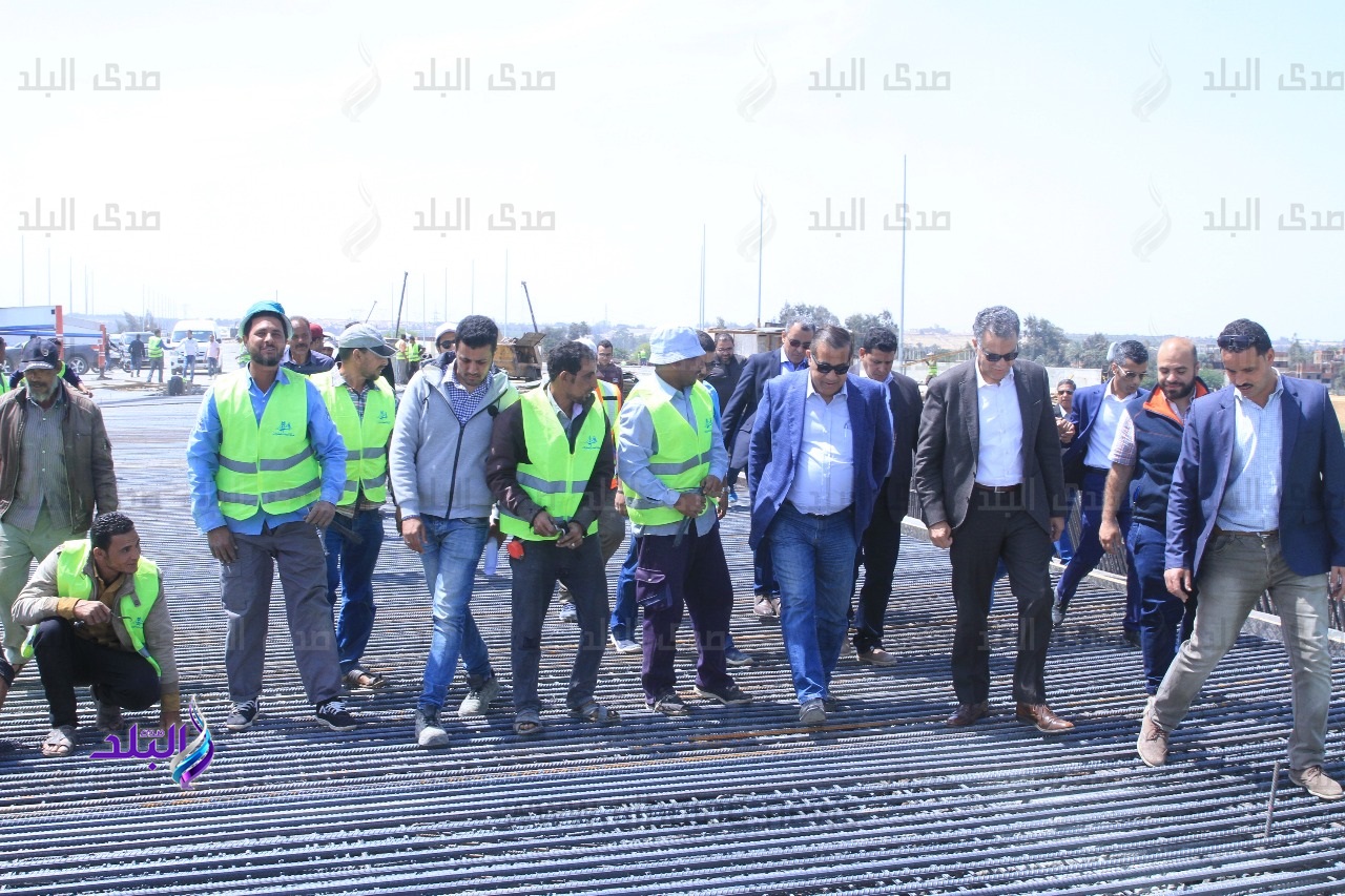 وزير النقل يتابع تنفيذ الدائري الإقليمي