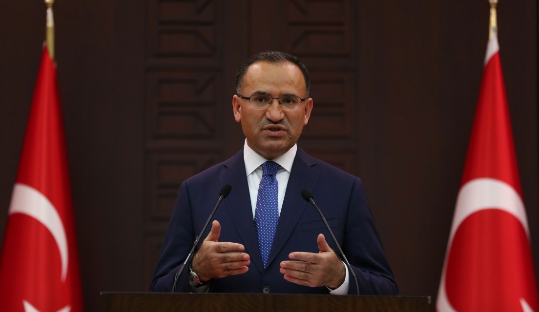 متحدث الحكومة التركية بكر بوزداج متحدث الحكومة التركية بكر بوزداج