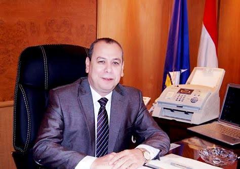 الدكتور إسماعيل عبد الحميد طه محافظ دمياط 