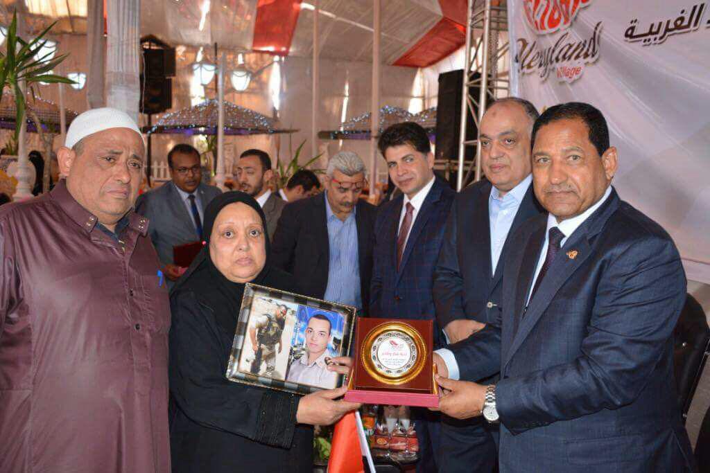 دعم مصر يكرم أبناء الشهداء دعم مصر يكرم أبناء الشهداء